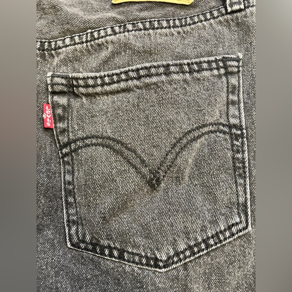 Levi’s distressed High rise Button fly black Charcoal mini Skirt Raw Hem Size 29 - Picture 5 of 6